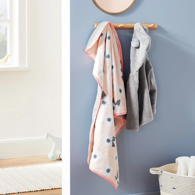 Jersey Knit Reversible Baby Blanket Floral - Cloud Island™ - Pink 3 Jersey Knit Reversible Baby Blanket Floral - Cloud Island™ - Pink